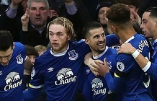 Everton City'yi sahadan sildi