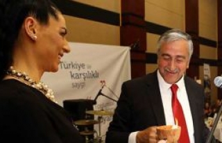 Akıncı: “Çiçek vermekle olmaz”