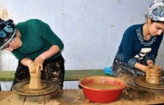 Çömlekçi kızlar