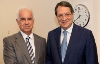 Cumhurbaşkanı Eroğlu ile Rum Lider Anastasiadis...