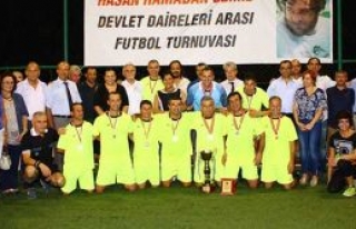 Dairelerde futbol hazırlığı