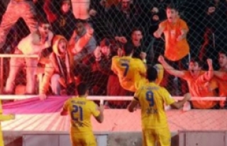 Derbide kazanan APOEL