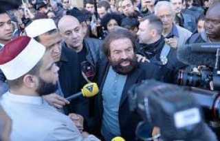 Dünya pariste yaşanan terör olaylarının yasını...