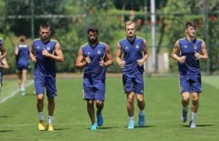 Fenerbahçe, İngiltere'ye gitti