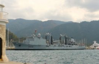 Fransız savaş gemisi Marmaris'te