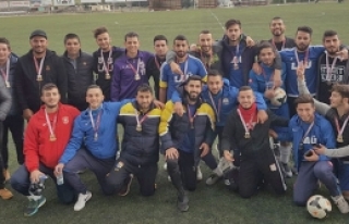 Futbolda şampiyon LAÜ