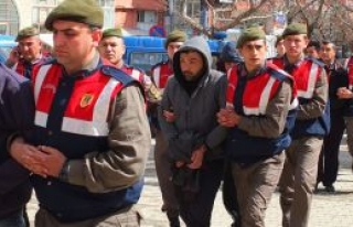 Gençleri zehirliyorlar