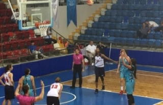 Girne Üniversitesi mağlup 76-72