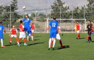 Gönyeli’ye “Yıldırım” çarptı