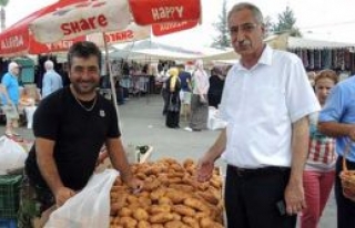 Güngördü pazar esnafını unutmadı