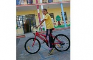 Güvercinlik İlkokulu’na 10 bisiklet bağışlandı