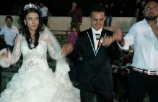 Handan ile  Abdullah  evlendi