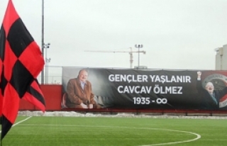 İlhan Cavcav anılıyor