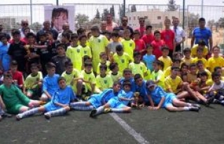 İlkokullar, Narin İyci için oynadı