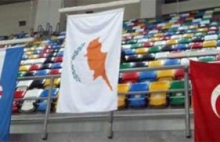 İstanbul’da Kıbrıs bayrağı dalgalandı