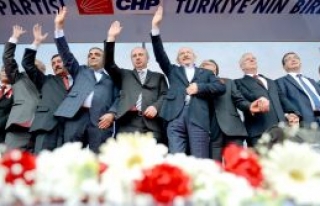 İstifa etmiyor