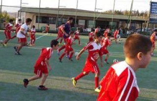 Kaptan Erbay Futbol Okulu Türkiye yolcusu