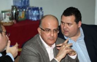 Karoyan sahnede