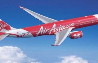 Kayıp Airasia uçağının arama çalışmaları...
