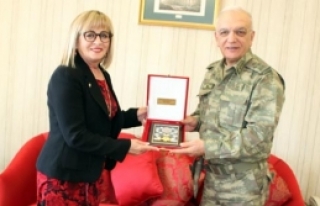 Korgeneral Paç’tan Merit Lefkoşa’ya ziyaret