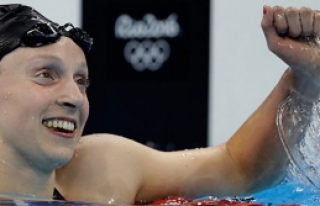 Ledecky rekora doymuyor