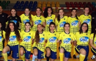 Liseler futsal ve voleybol maçları oynandı