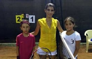 Mağusa’da tenis rüzgârı