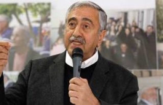 Mehmetçik’te halkla buluştu