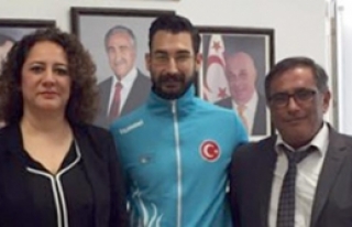 Milli atletimize Turganer'den destek 