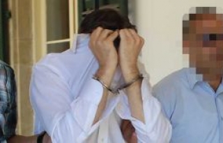 Momen Silik'in yurtdışına çıkışı yasak
