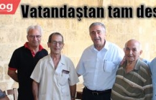 Mustafa Akıncı, yoğun ilgiyle karşılaştı