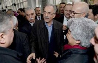 Neşeli uğurlama