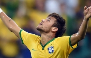 Neymar'dan tarihi gol!