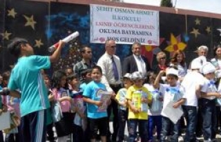 Öğrencilere kitap hediye edildi