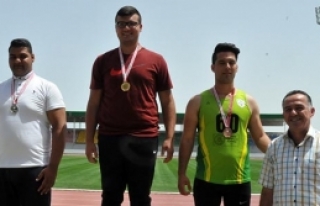 Okullar atletizmde yarışıyor