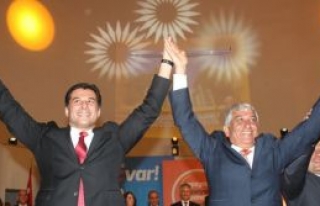 Özgürgün: Başımız dik