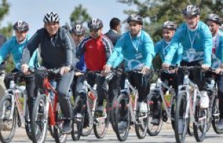 Pedal çevirdi