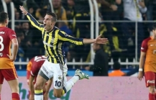 Robin Van Persie ilk 11'de