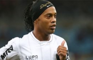 Ronaldinho aşkı alevlendi