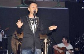 Serdar Ortaç Girne’den geçti