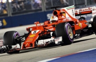 Singapur'da ilk cep Vettel'in