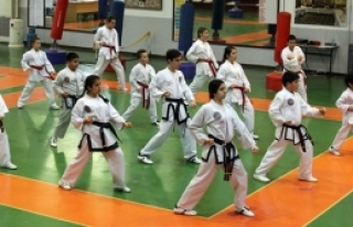 Taekwondocular Girne’de yarıştı