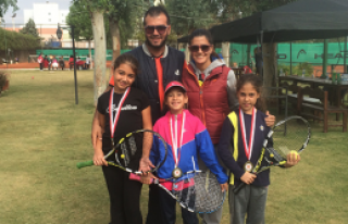 Teniscilerimiz İzmir’de şampiyon