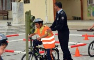 Trafik eğitimleri sürüyor