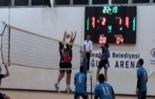 Voleybolda Çamlık önde