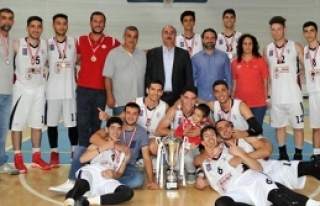 YDÜ gençleri şampiyon