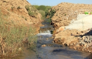 Yetkililer görmüyor tonlarca su boşa akıyor