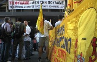 Yunanistan’da özelleştirme girişimleri protesto...