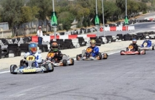 Zeka Özteknik Karting Kupası 2. Yarışı Yapılıyor...