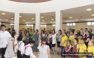 Yeşilyurt Özel Eğitim Merkezi öğrencilerinin yılsonu resim ve sanat sergisi açıldı